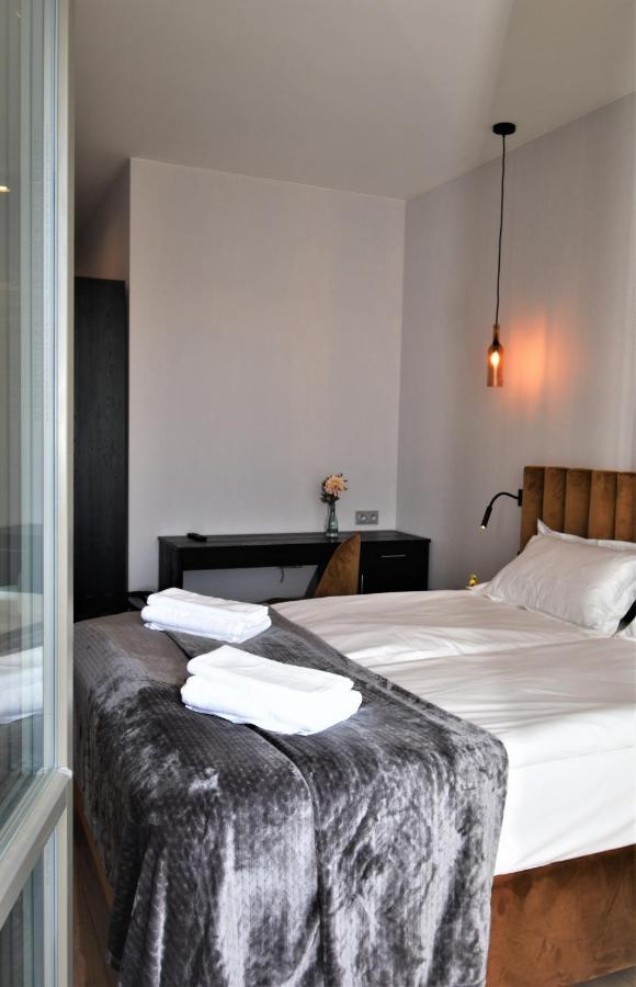 גדנסק Patio Riverfront Aparthotel מראה חיצוני תמונה
